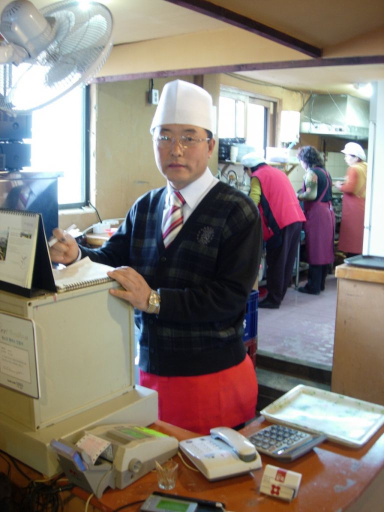 친절과 정성으로 모시겠습니다.  